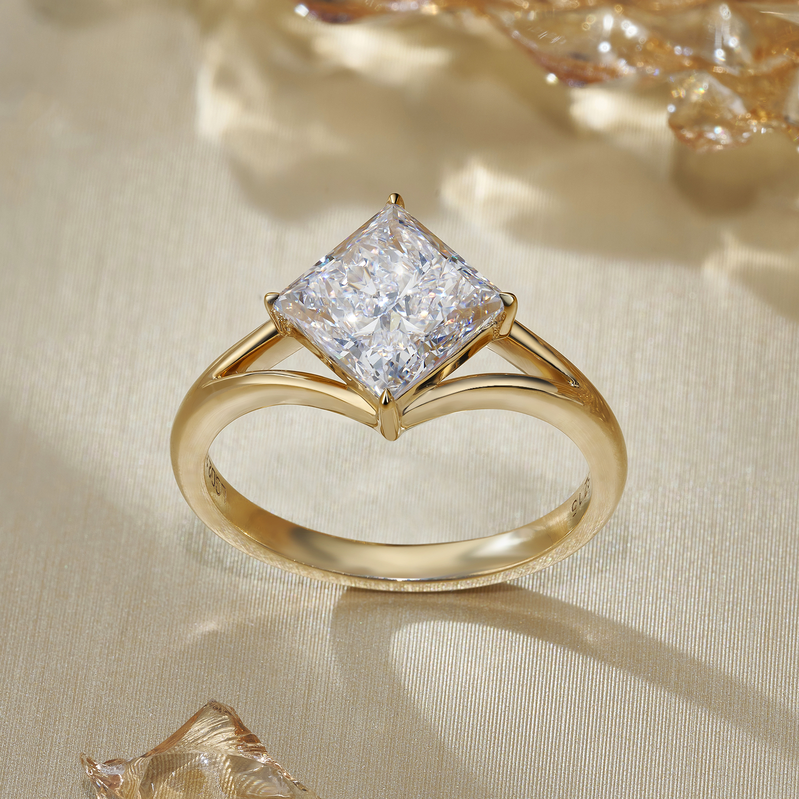 Elegant diamond ring setting for petite hands