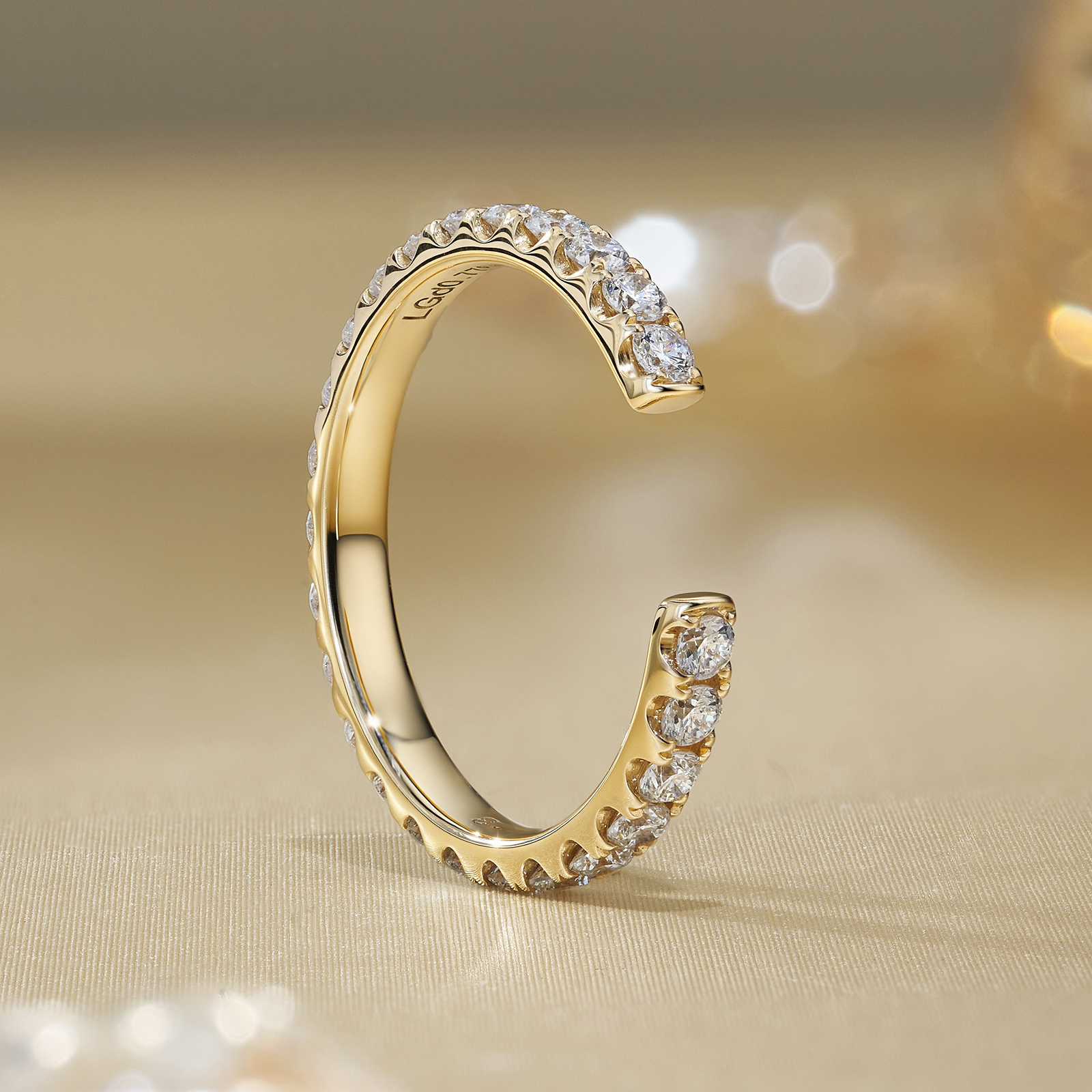 Oval-style diamond ring inspiration for small hands