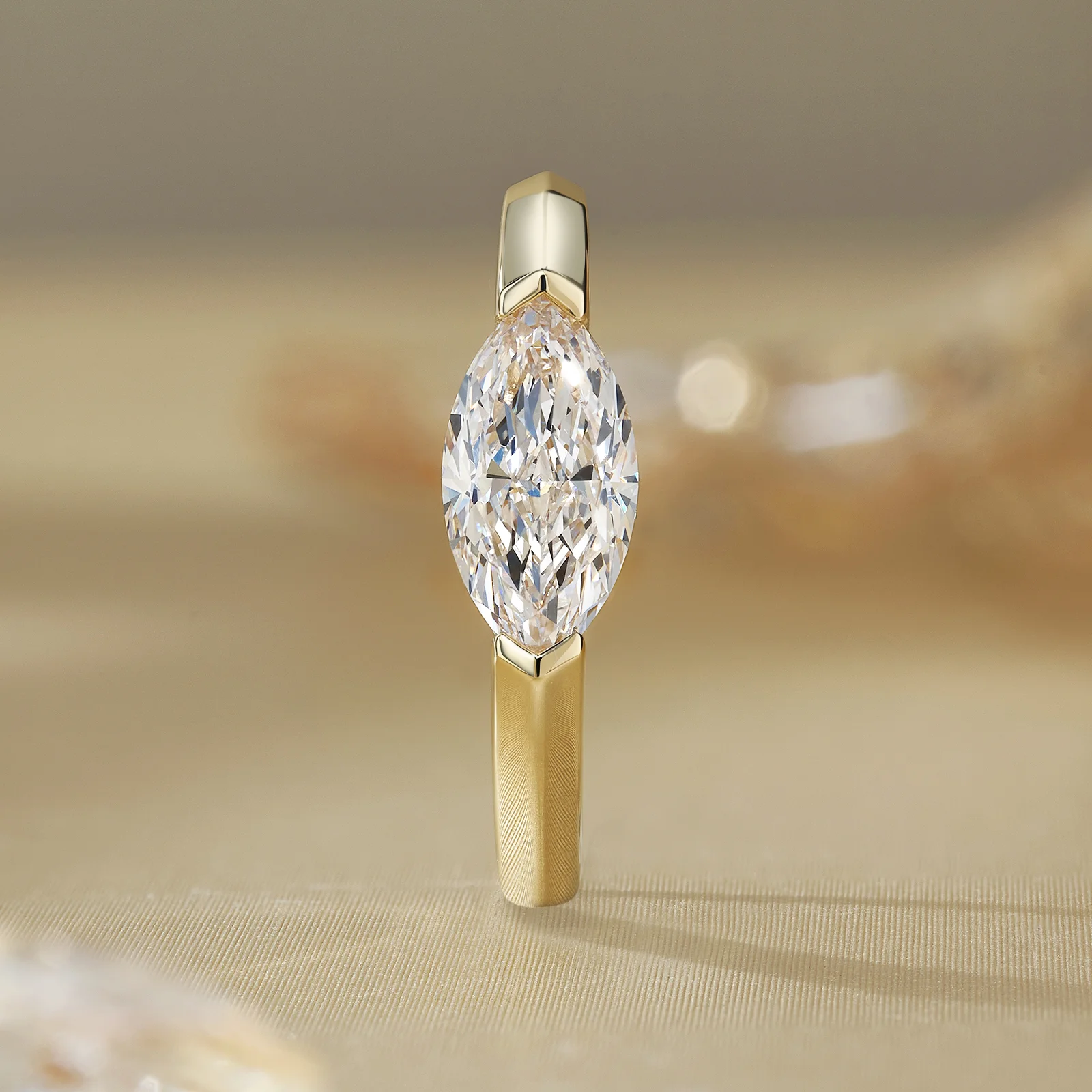 18k gold marquise cut lab-grown diamond ring