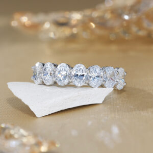 18K Gold Oval Cut Lab-Grown Diamond Ring